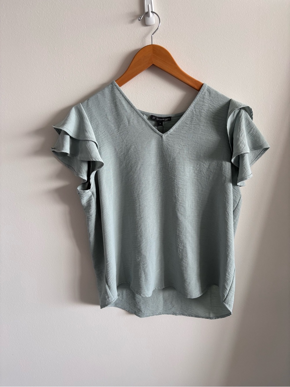 BNWT Adrianna Papell Ruffle Sleeve V-Neck Blouse in Sage Size Small